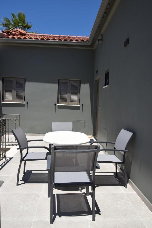 Steldi Luxury Apartments Petalidi Exterior photo